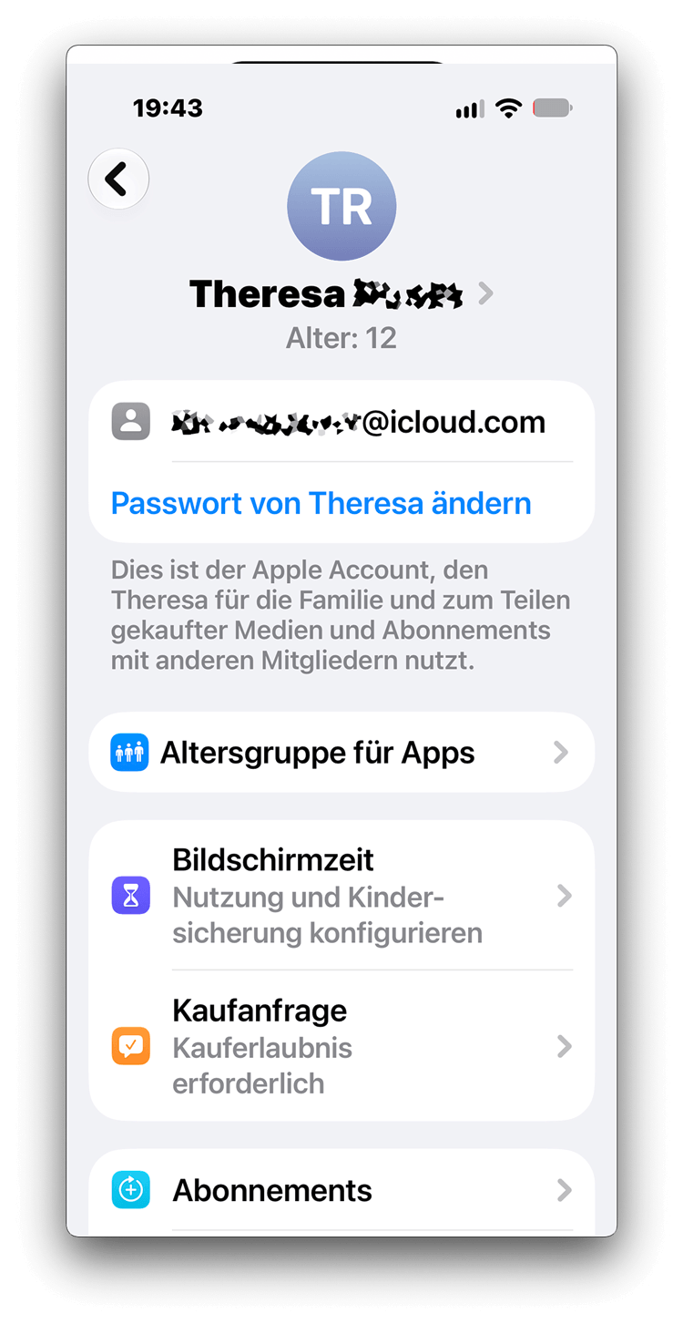 Profil eines Kindes in der Apple-Familienfreigabe mit den Einträgen Altersgruppe für Apps, Bildschirmzeit und Kaufanfrage.